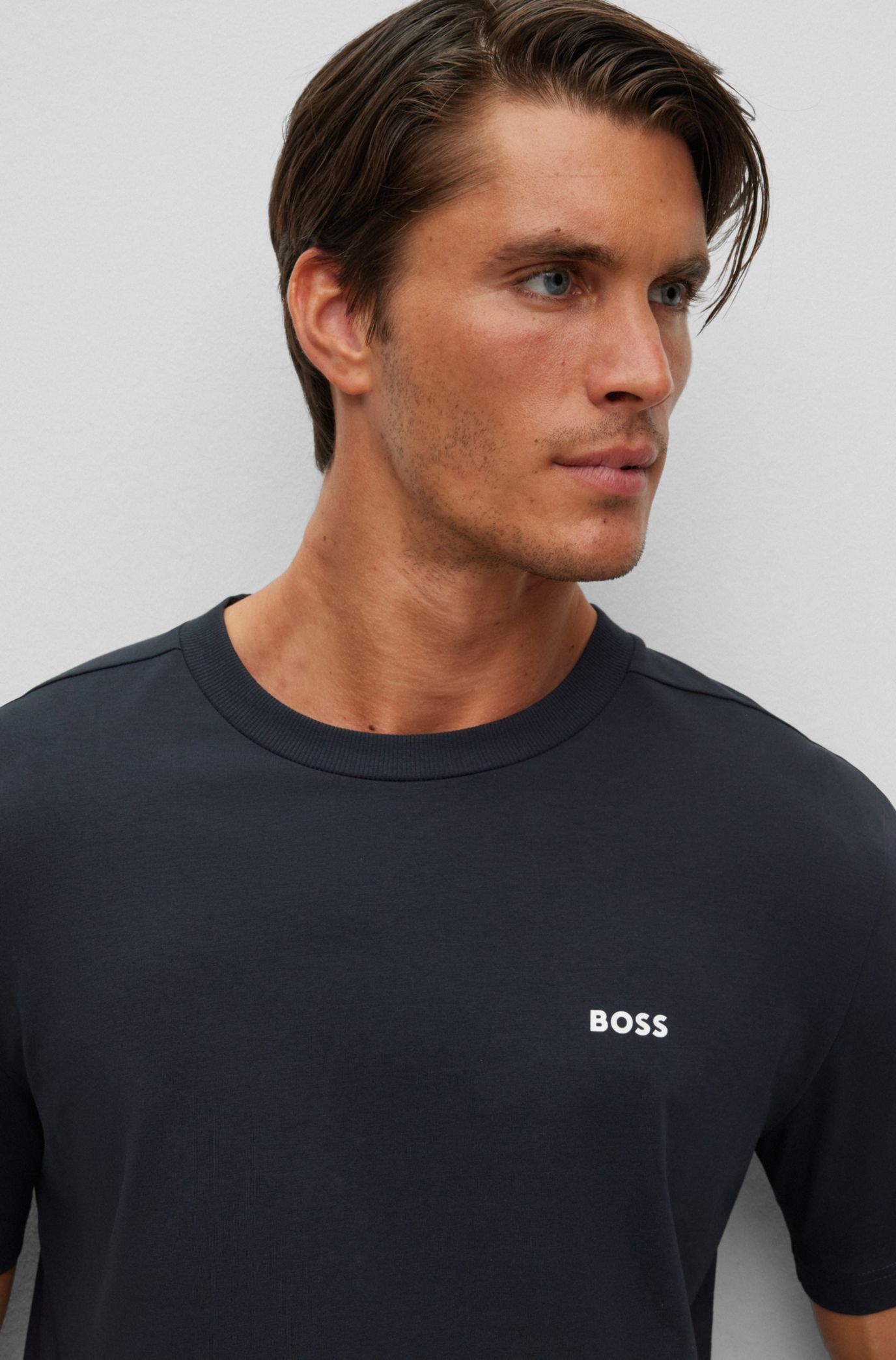 Hugo boss t shirt small clearance logo