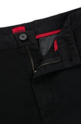 Shorts chinos slim fit de tejido de gabardina de algod&oacute;n el&aacute;stico, Negro