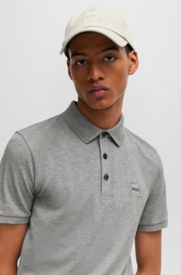 Polo slim fit de algod&oacute;n el&aacute;stico con parche de logo, Gris claro