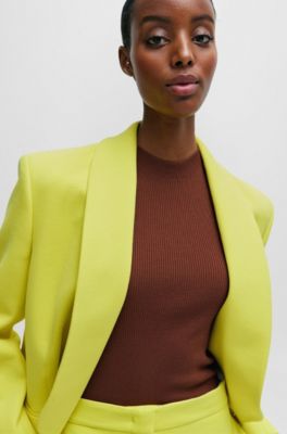 Top de punto de canal&eacute; con cuello caja, Marr&oacute;n