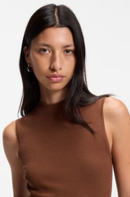 Top de punto de canal&eacute; con cuello caja, Marr&oacute;n