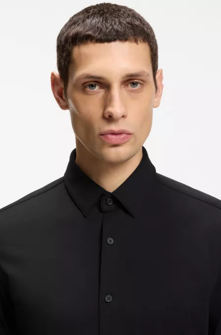 Performance-stretch slim-fit shirt in a cotton blend