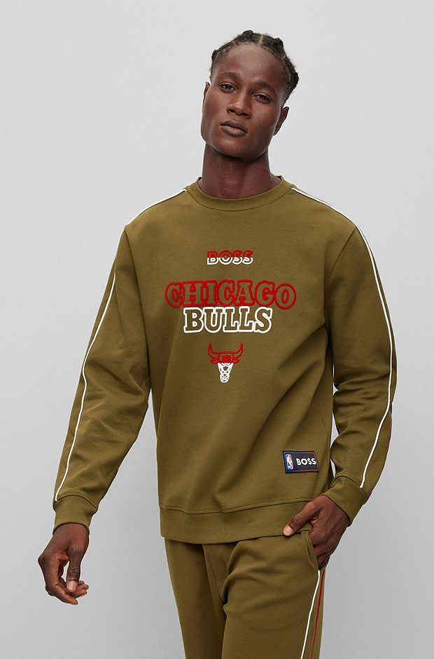 Sweat Regular Fit en coton mélangé avec logo de notre partenariat, NBA Bulls
