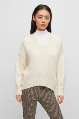 Relaxed-fit V-neck sweater with alpaca and wool