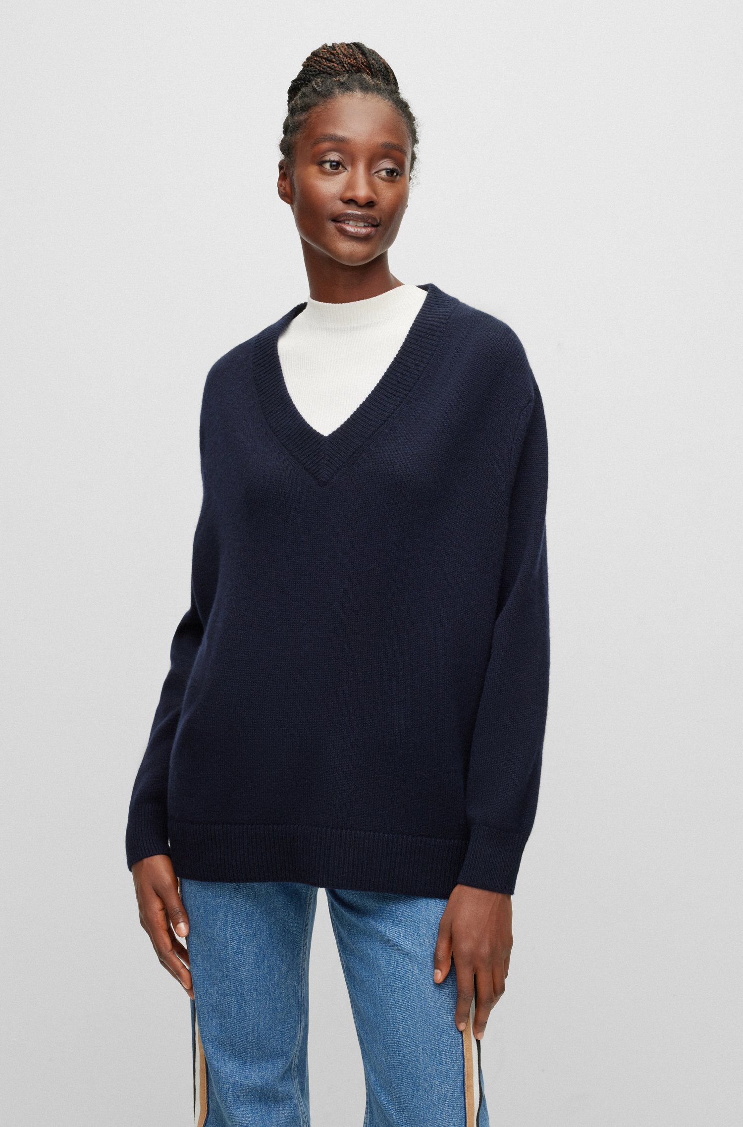 V-neck relaxed-fit sweater cashmere