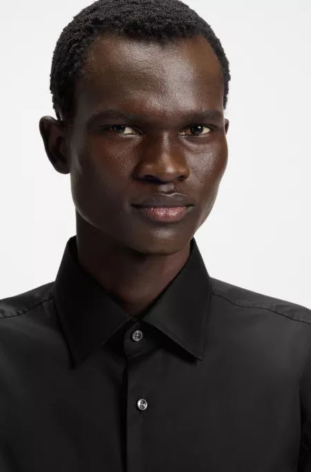 Easy-iron slim-fit shirt in cotton poplin