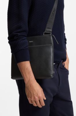 Bolso tipo sobre con logo estampado metalizado, Negro