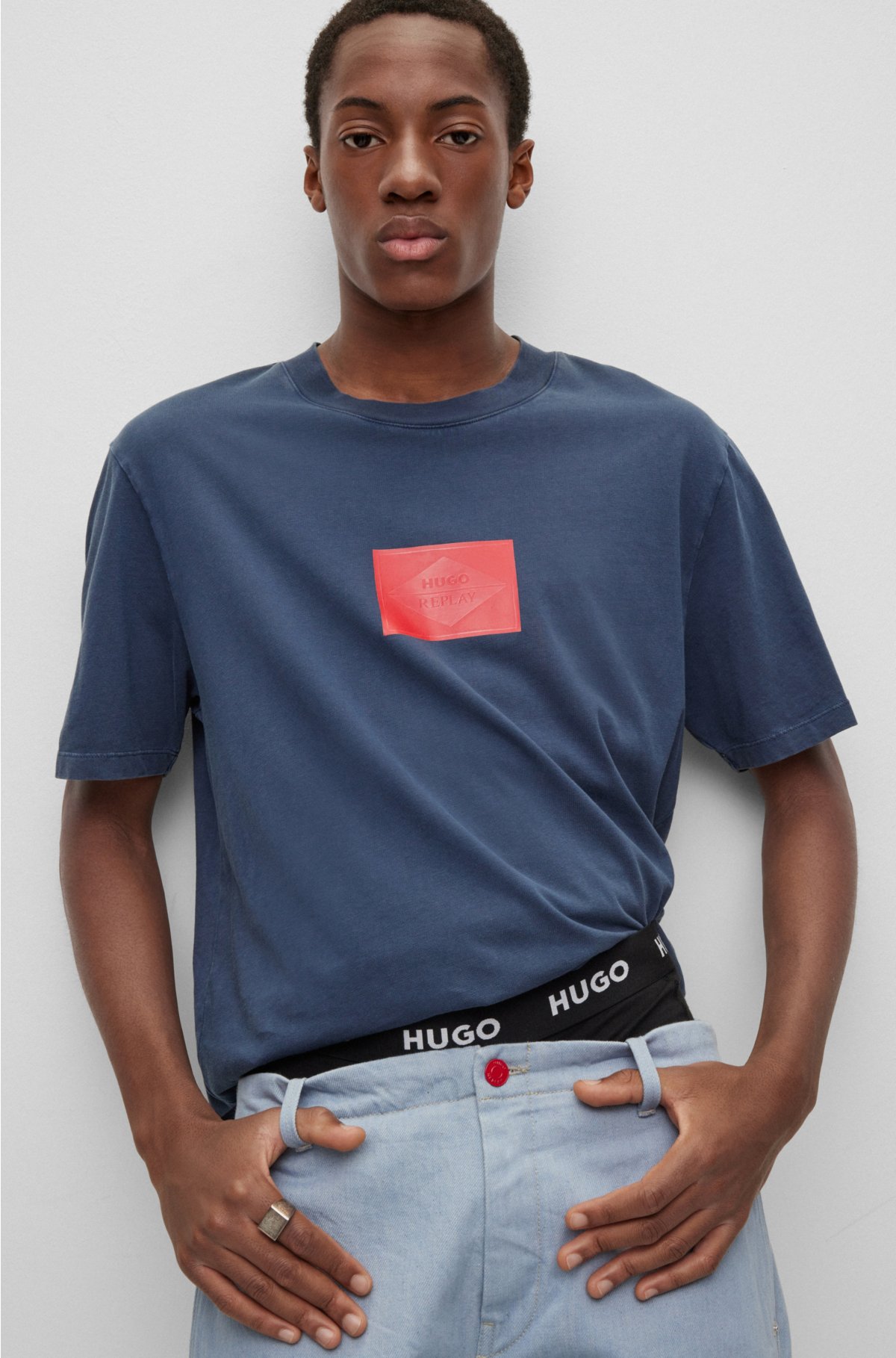 HUGO - HUGO  REPLAY cotton T-shirt with capsule logo badge