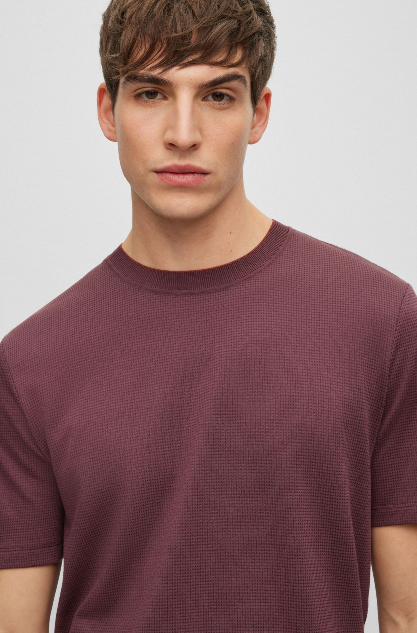 Hugo boss shop burgundy t shirt