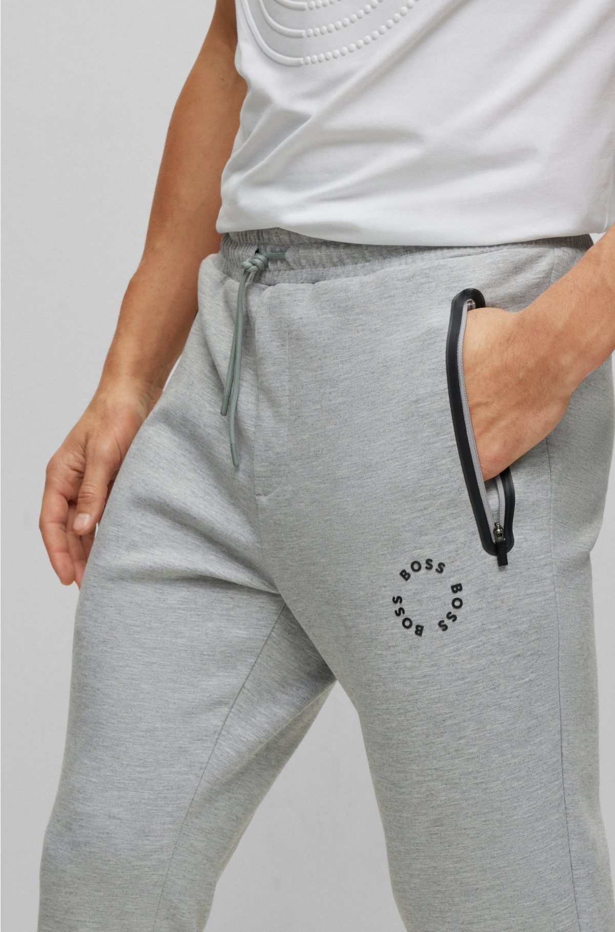 BOSS - Pantalones de chándal de mezcla de algodón con detalle circular de  la marca en relieve