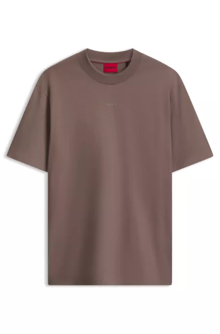 Relaxed-fit T-shirt with centered logo detail