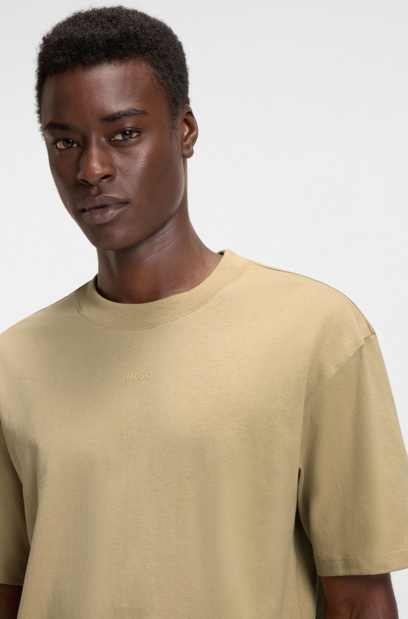 HUGO BOSS｜ (Relaxed-fit T-shirt in cotton with logo pri HUGO - Relaxed-fit T-shirt in cotton with logo print - Beige