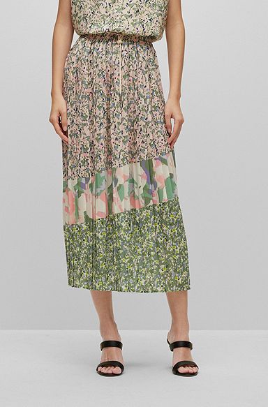 Plissé maxi skirt with all-over placed prints, Patterned