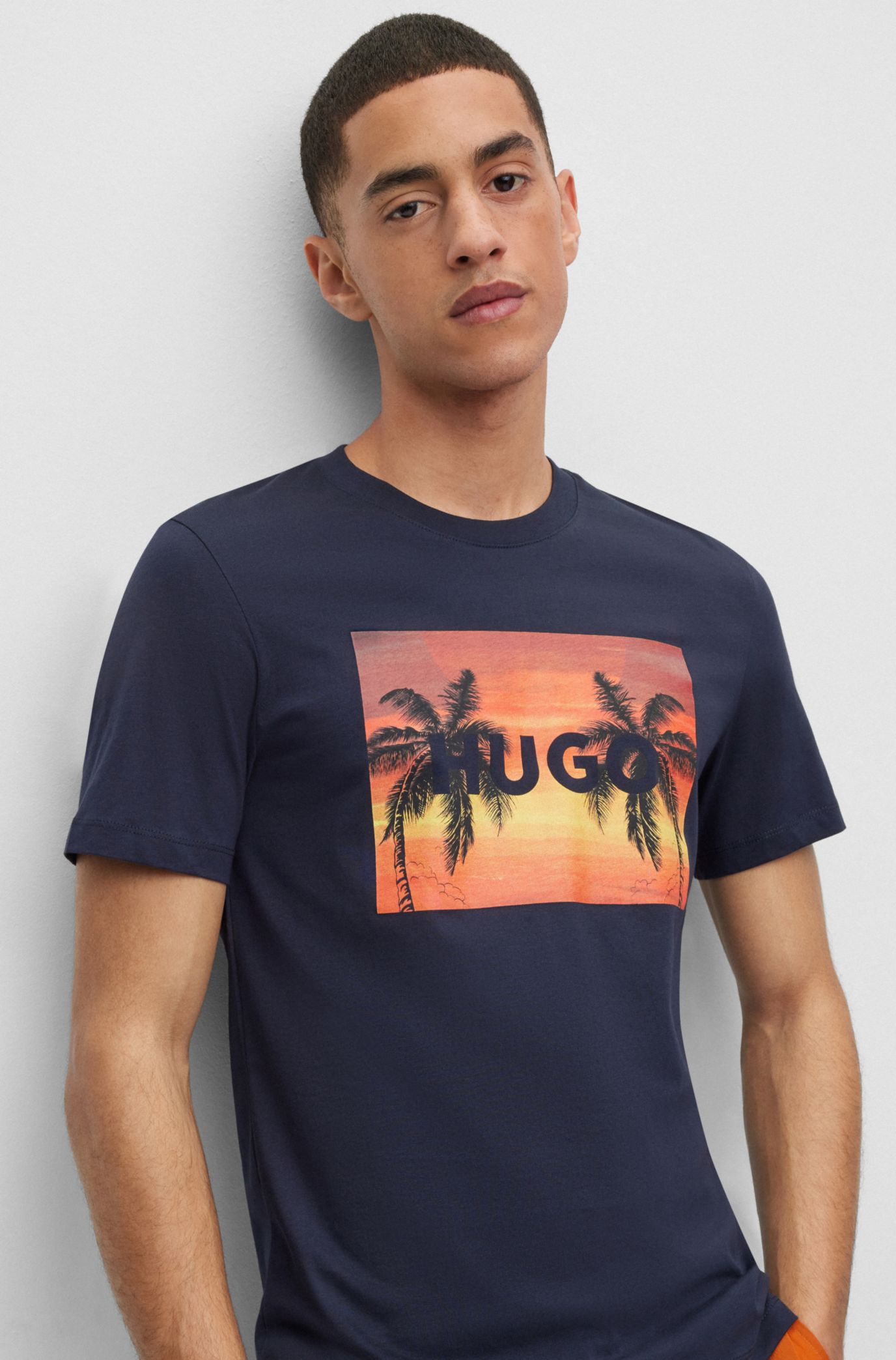 Hugo boss palm clearance tree shirt