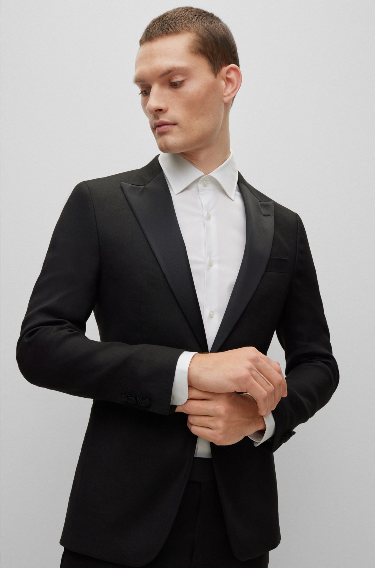 Nominación Fundador virtual BOSS - Slim-fit suit in a linen blend