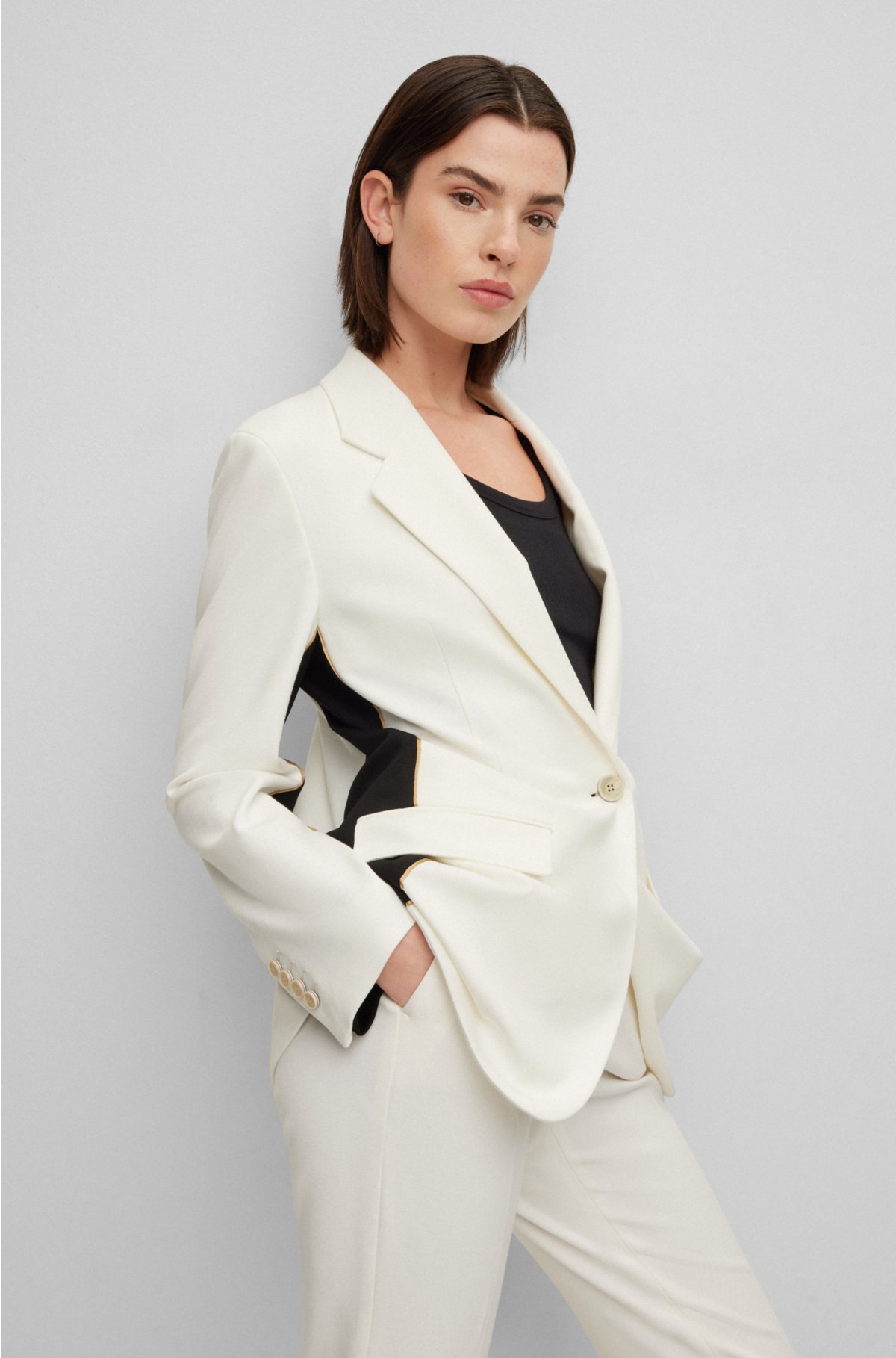 Single-breasted jacket with contrast details in stretch fabric