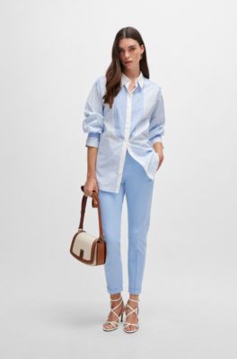 Pantalones regular fit de sarga de algod&oacute;n el&aacute;stico, Azul