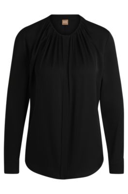 Blusa con cuello fruncido en crep&eacute; de China de seda el&aacute;stica, Negro