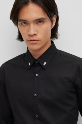 Camisa slim fit de algod&oacute;n el&aacute;stico y herrajes con logo, Negro