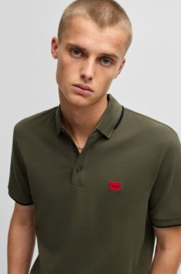 Polo slim fit con etiqueta con logo roja, Caqui