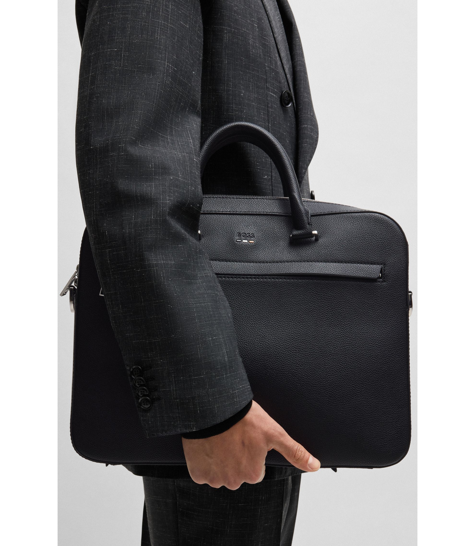 hbna50490855_001_340?wid=1980&