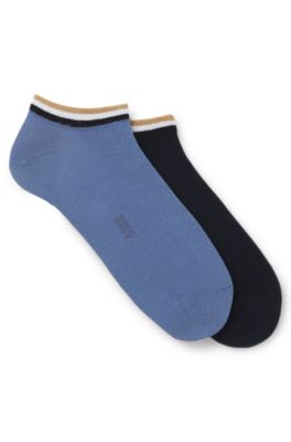 Lot de deux paires de chaussettes basses &agrave; rayures embl&eacute;matiques au niveau des chevilles, bleu clair