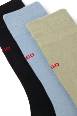 Lot de trois paires de chaussettes de longueur r&eacute;guli&egrave;re avec logos, Fantaisie