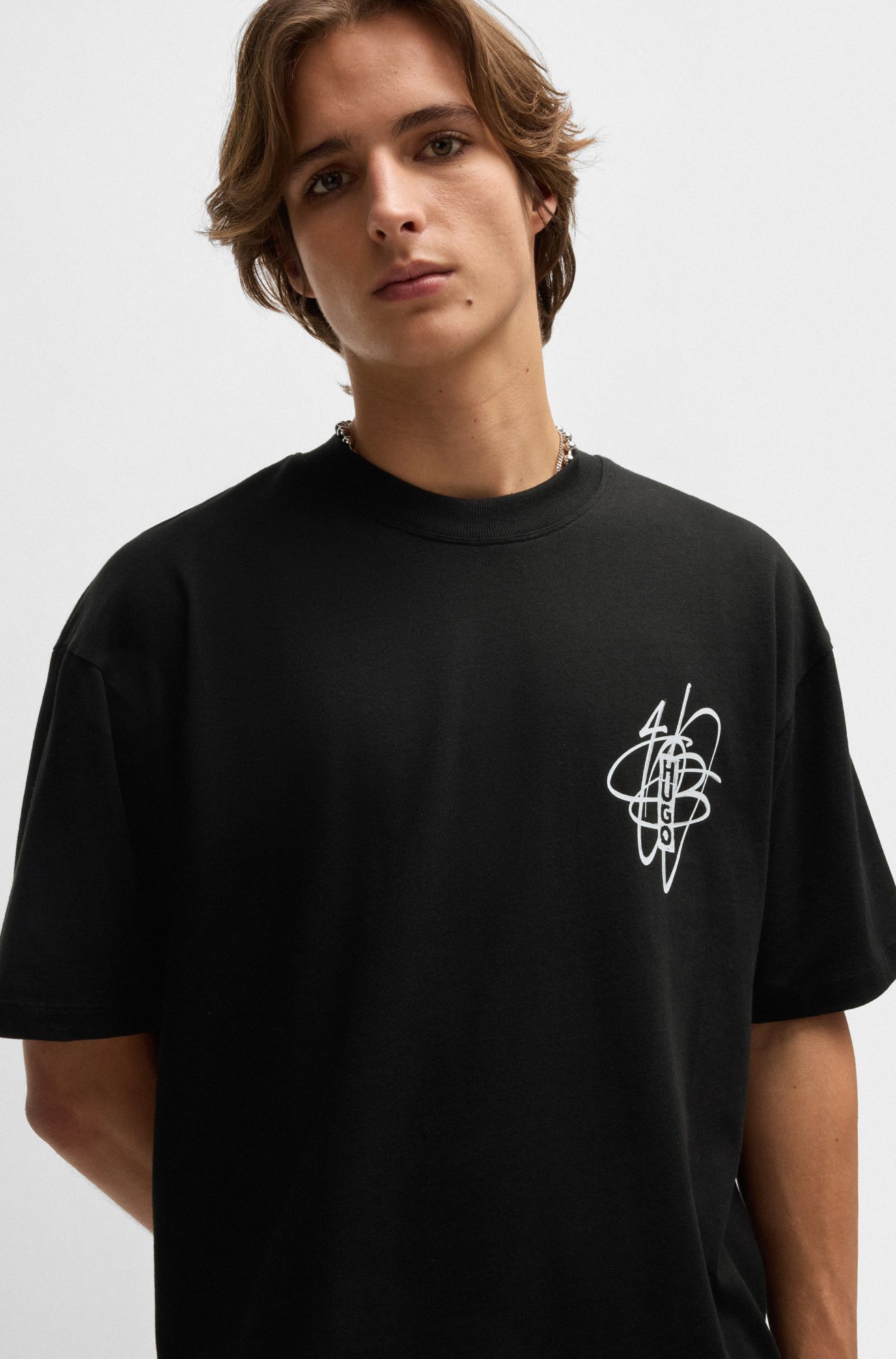 Hugo Danda  Tシャツ HUGO - Oversize-fit cotton T-shirt with streetwear artwork