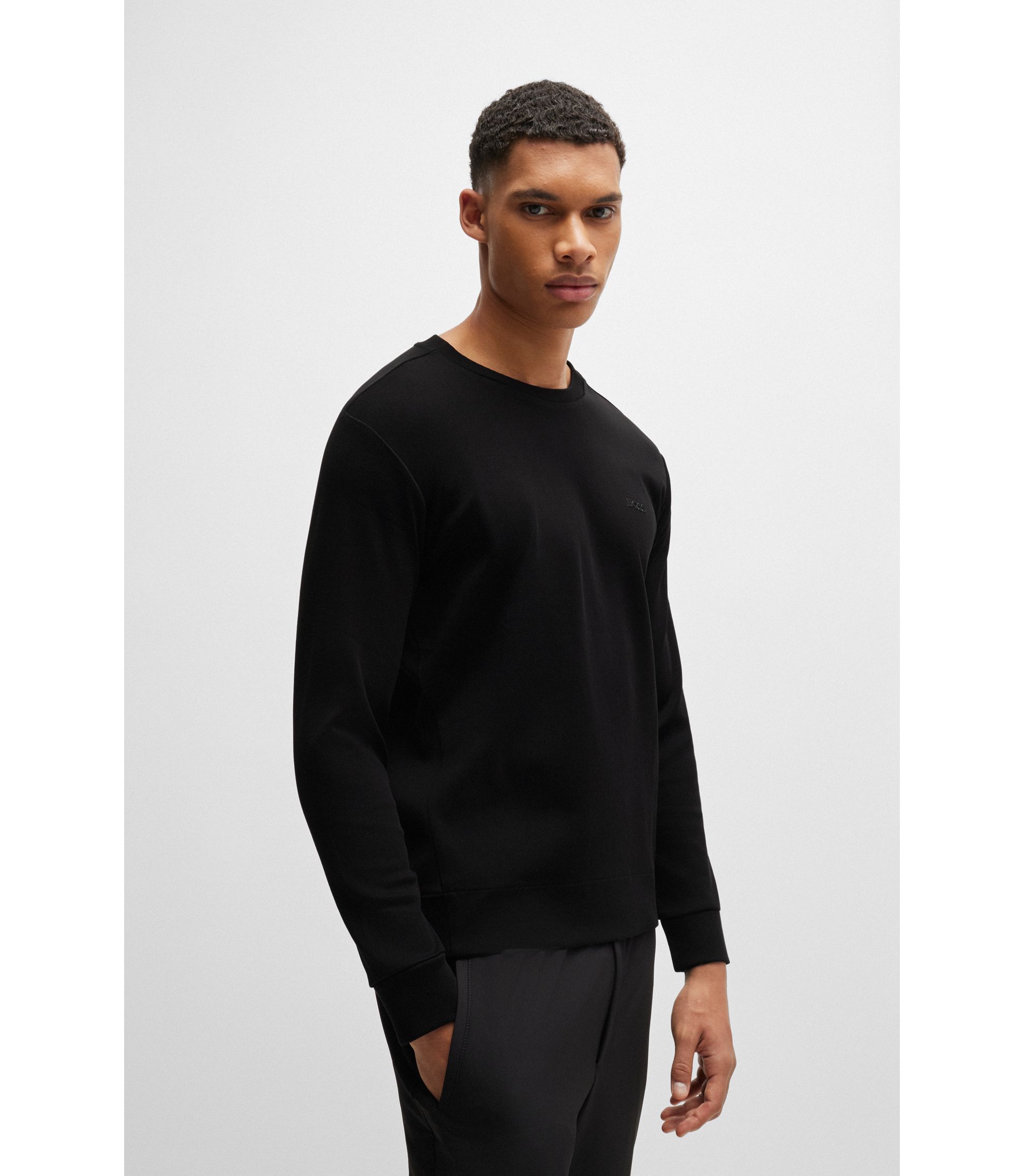 KEN0515 BOSS ブラック トレーナー ロゴ入り KEN0515 BOSS ブラック トレーナー ロゴ入り BOSS ブラック