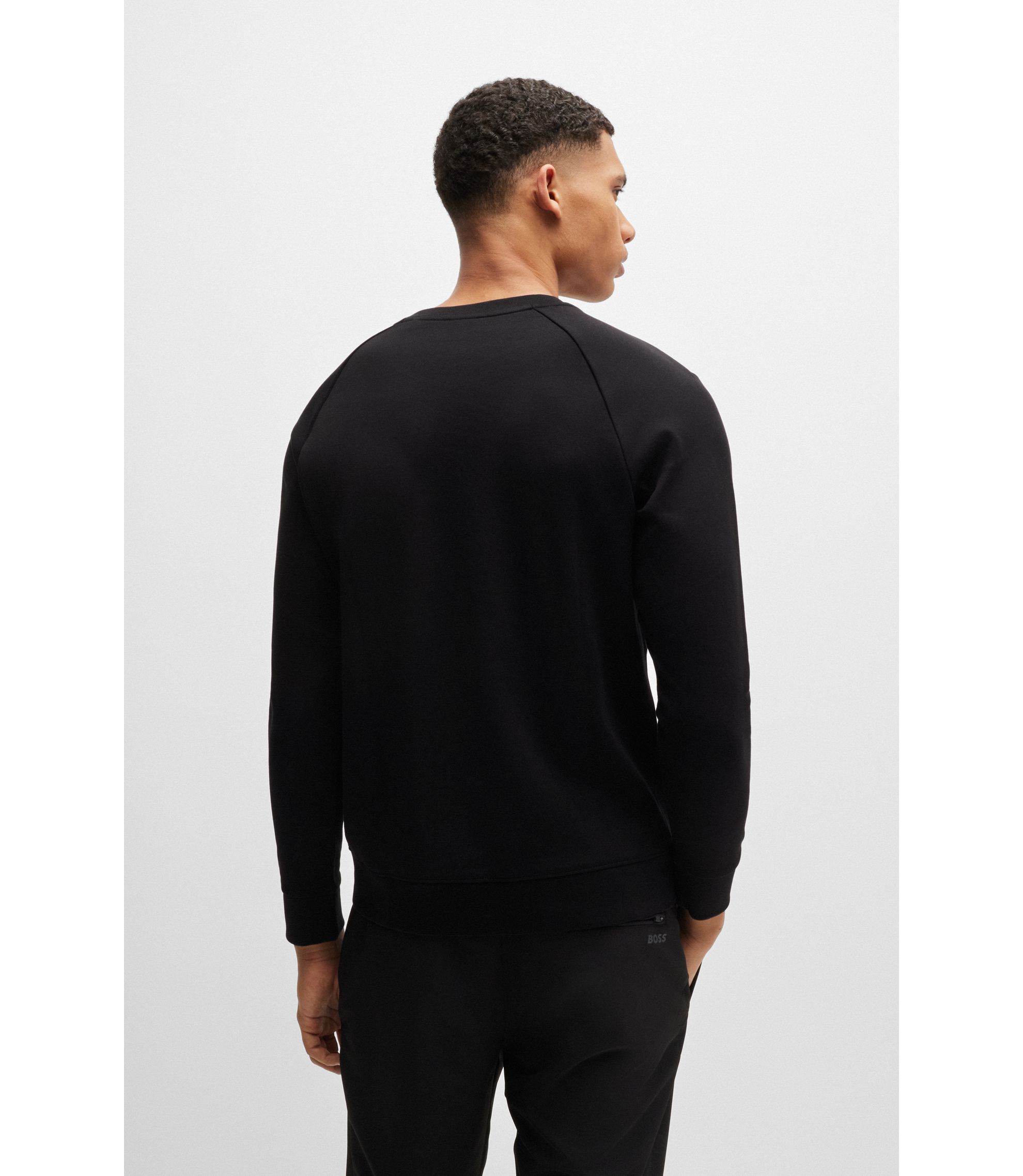 KEN0515 BOSS ブラック トレーナー ロゴ入り KEN0515 BOSS ブラック トレーナー ロゴ入り BOSS ブラック