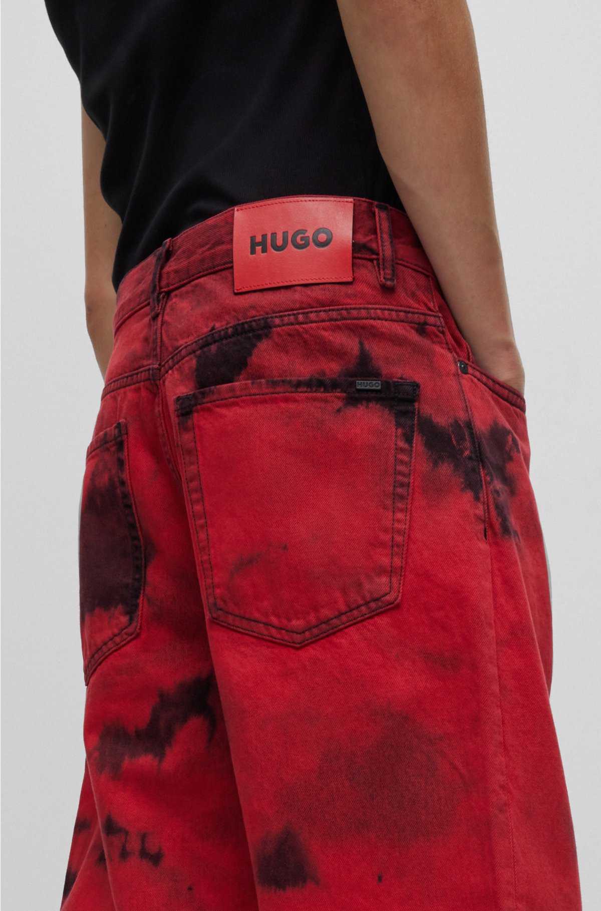 HUGO - Regular-fit jeans in dip-dyed rigid denim