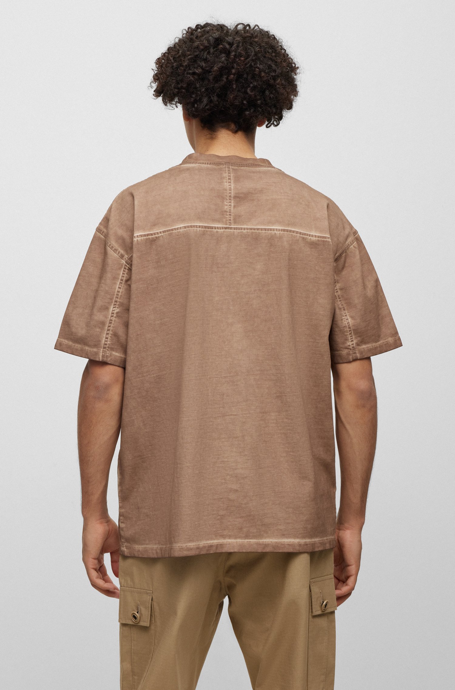 Camiseta oversize fit en punto de algodón con parche logo