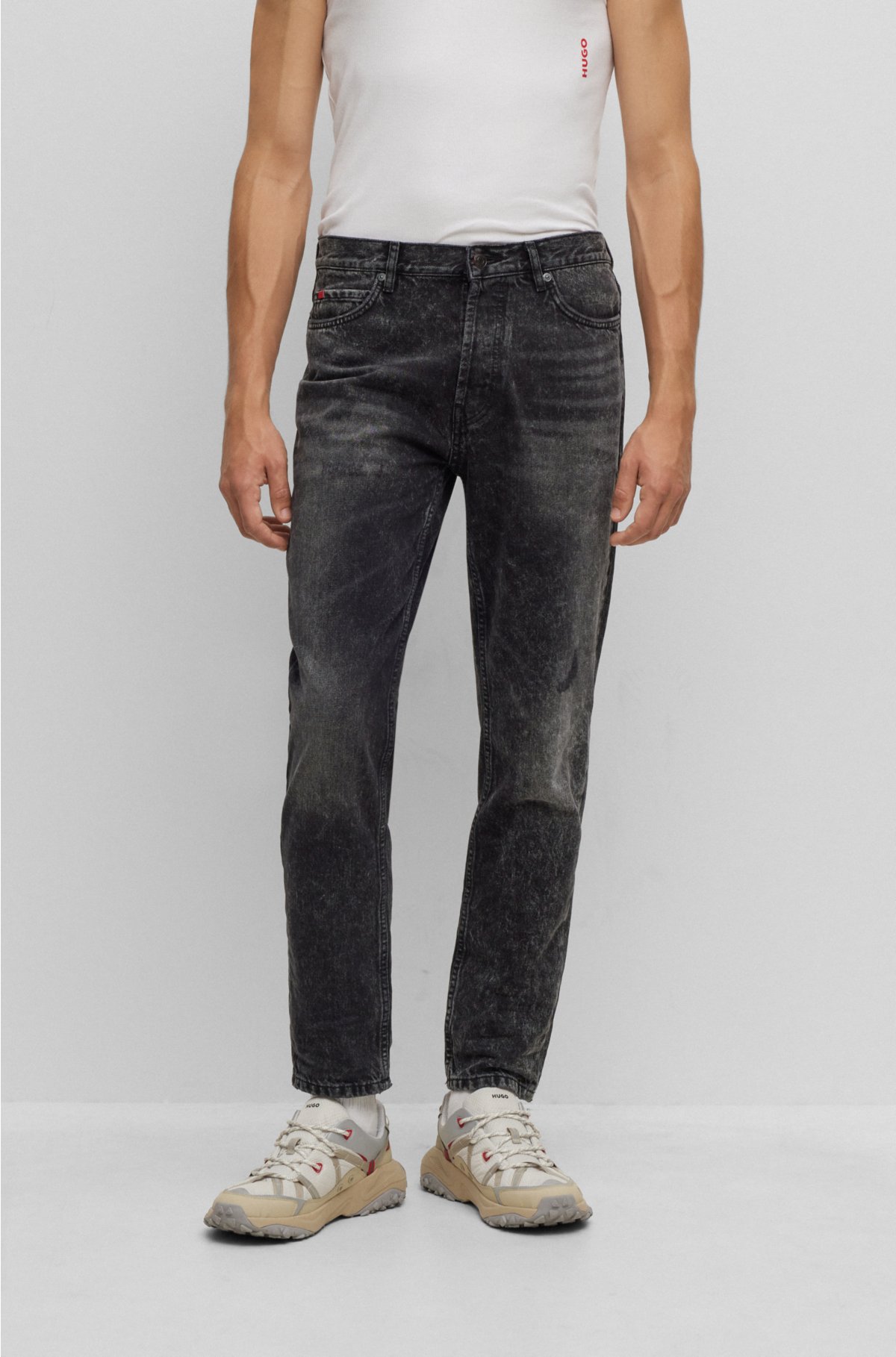 Buy Men Grey Dark Wash Slim Tapered Jeans Online - 743273
