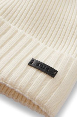 Bonnet en laine vierge avec plaque logot&eacute;e, Blanc