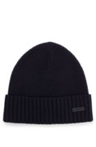Gorras y guantes