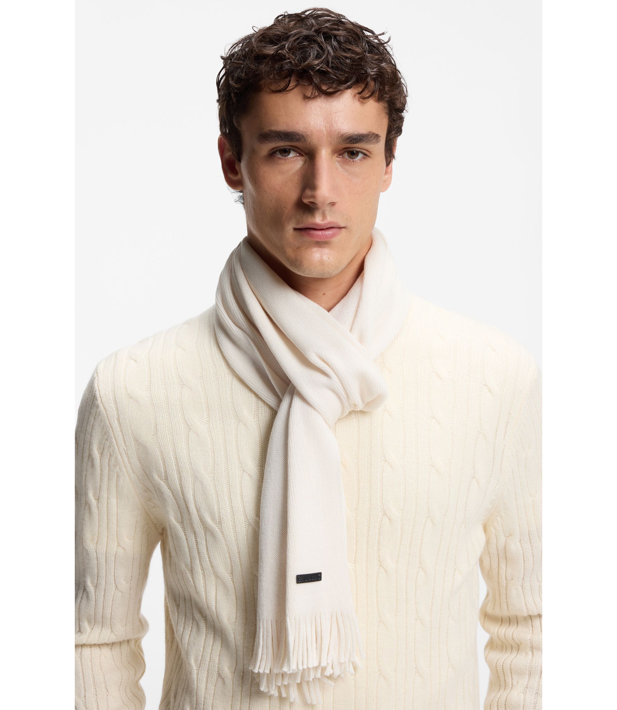 hbna50495340_131_340?wid=1980&