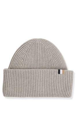 Gorro de punto de canal&eacute; con detalle de rayas de la marca, Gris claro