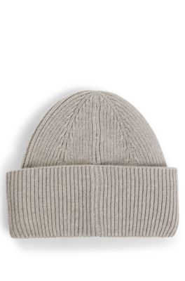 Gorro de punto de canal&eacute; con detalle de rayas de la marca, Gris claro