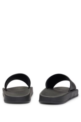 Mules &agrave; bride logot&eacute;e, Noir