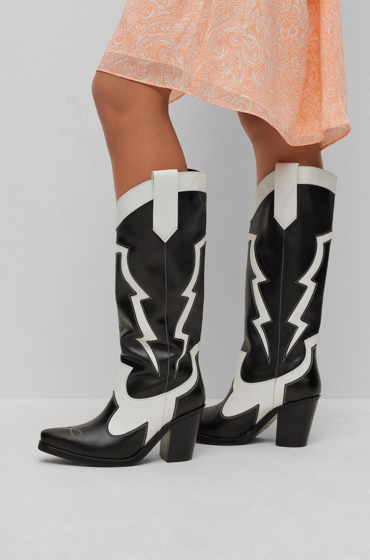 Cuban-heel cowboy boots in leather, Black