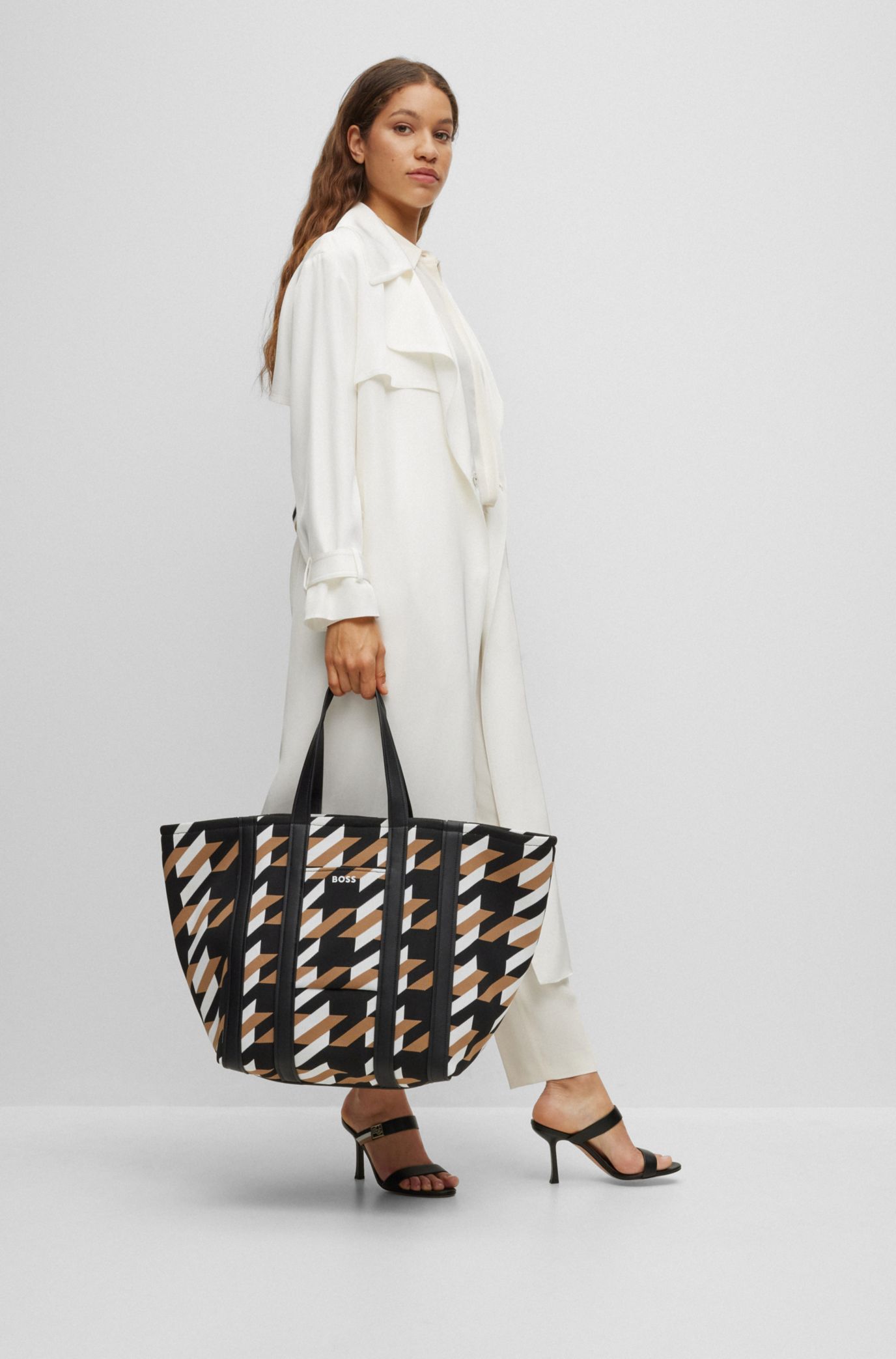 Is That The New Houndstooth Graphic Tote Bag ??