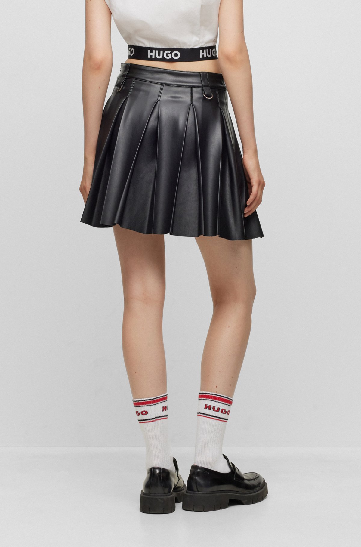 Pleated mini skirt in faux leather, Black