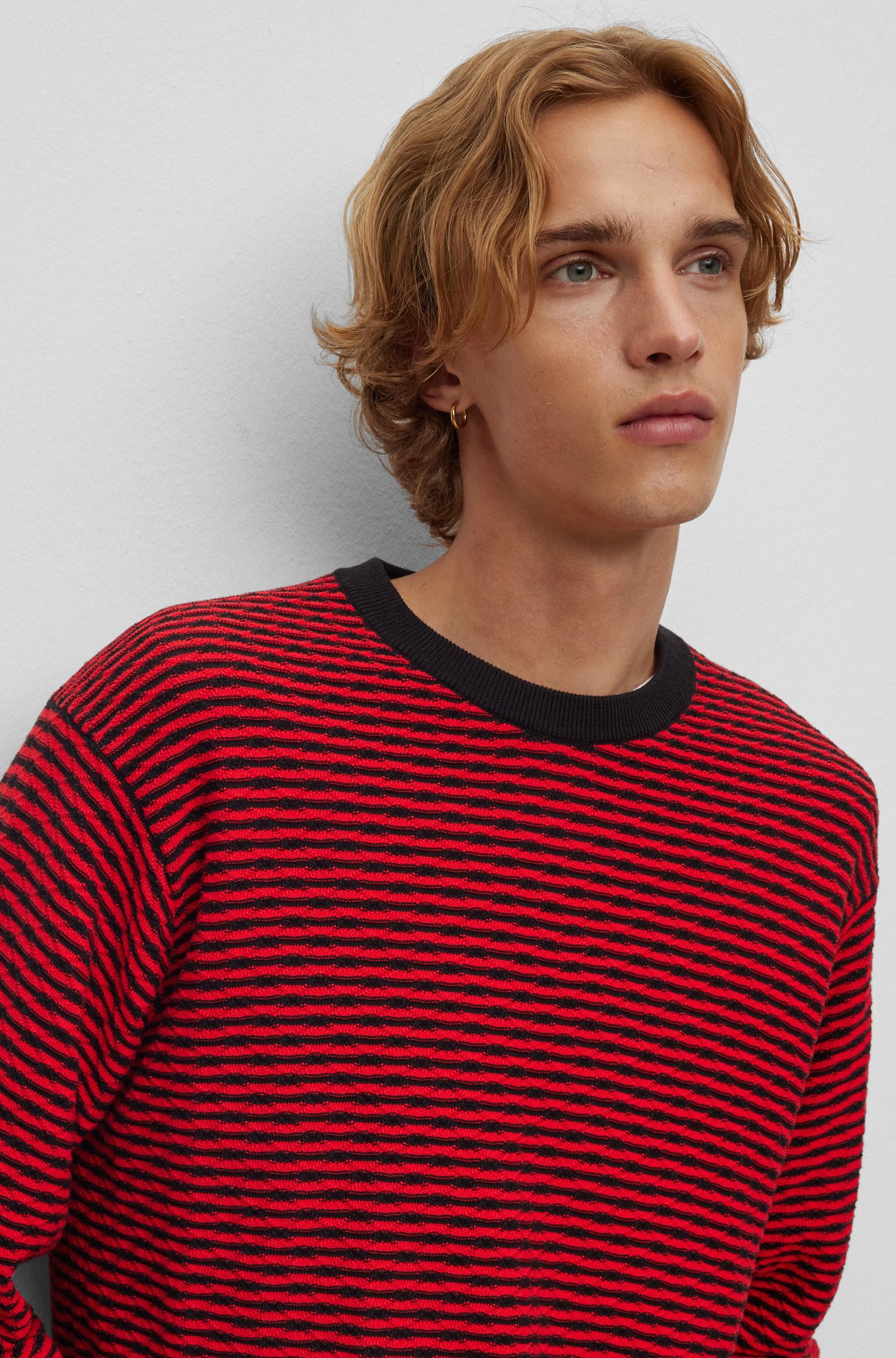 Relaxed-fit sweater cotton with knitted structure
