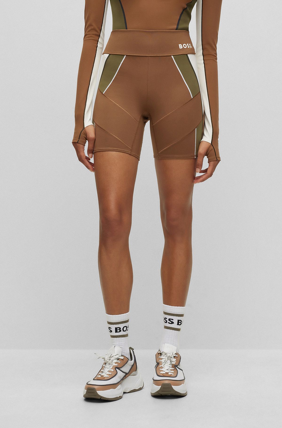 Shorts de ciclismo BOSS x Alica Schmidt con logo y bloques de color, Marrón