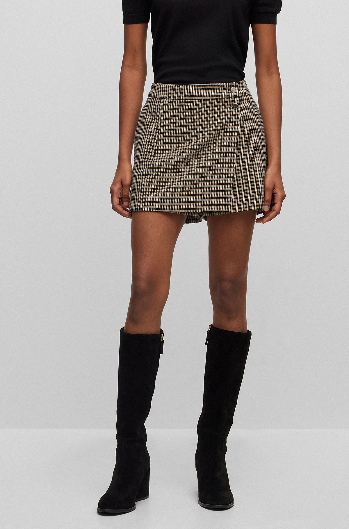 Checked shorts with button closure and wrap front, Beige