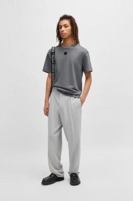 Camiseta en algod&oacute;n interlock con insignia met&aacute;lica con logo apilado, Gris claro