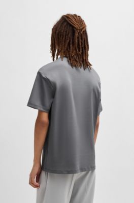 Camiseta en algod&oacute;n interlock con insignia met&aacute;lica con logo apilado, Gris claro
