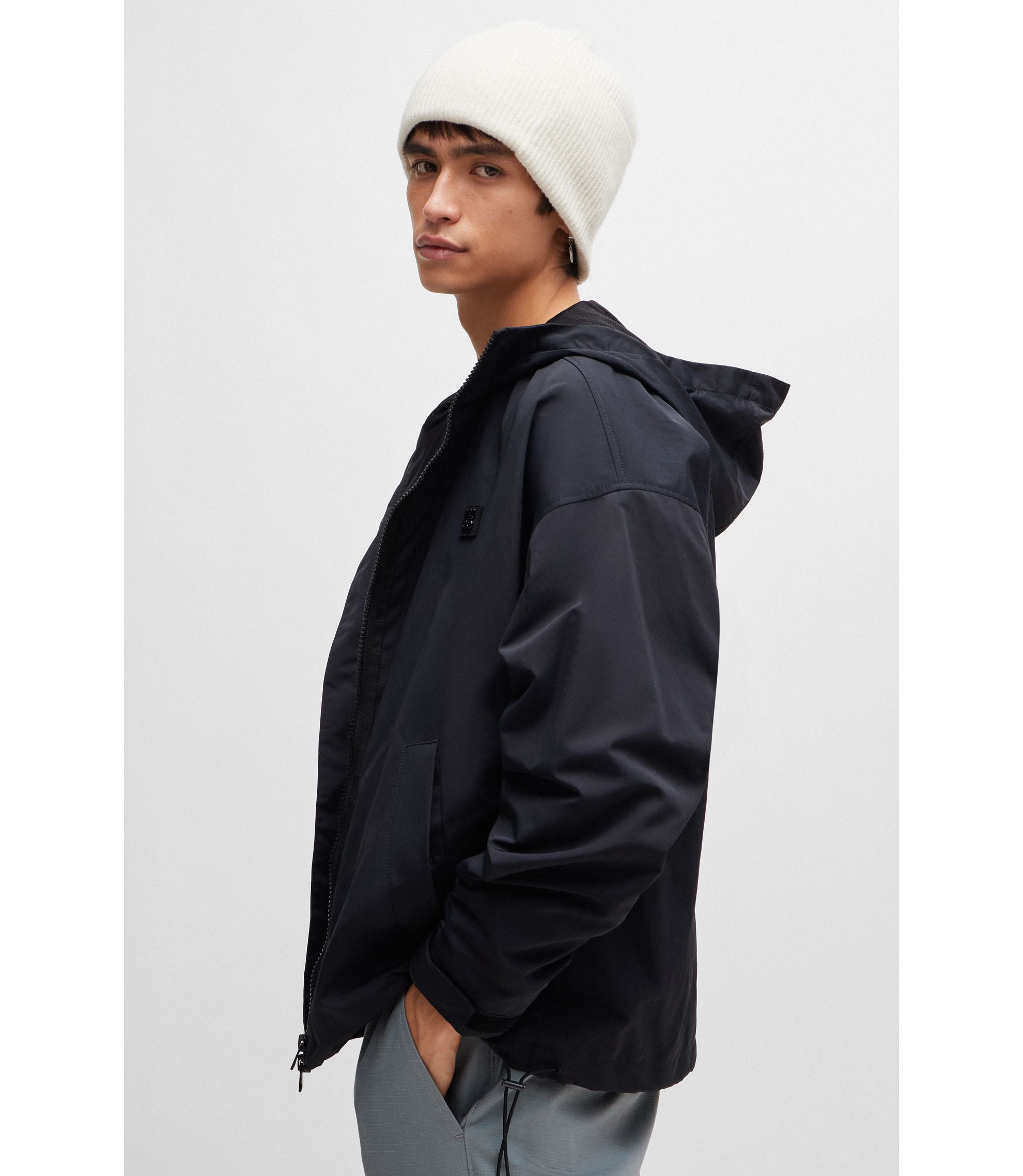 hugo boss ウインドブレーカー　ジャケットM hbna50505432_001_341?wid=1980&