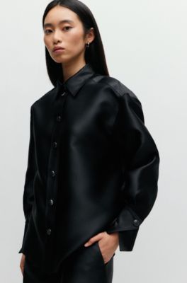 Relaxed-fit blouse in soft satin with point collar, Black