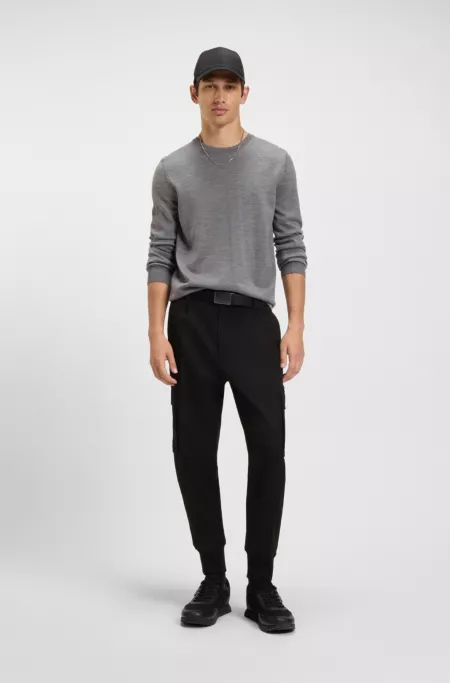 Slim-fit trousers in stretch material